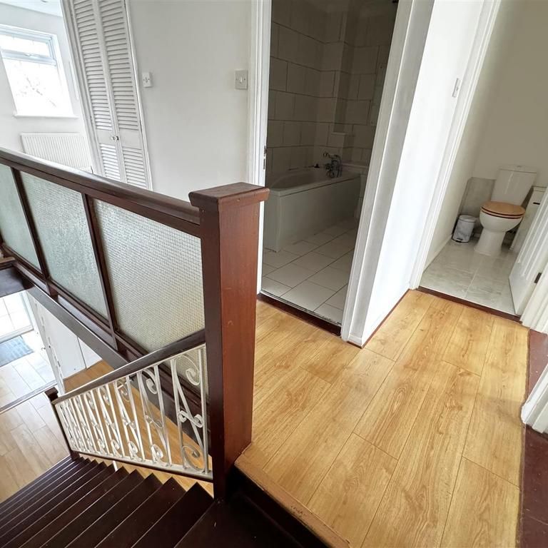 3 bedroom terraced house to rent - Photo 1