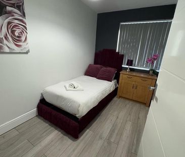Room in a Shared House, Unett St, B19 - Photo 4