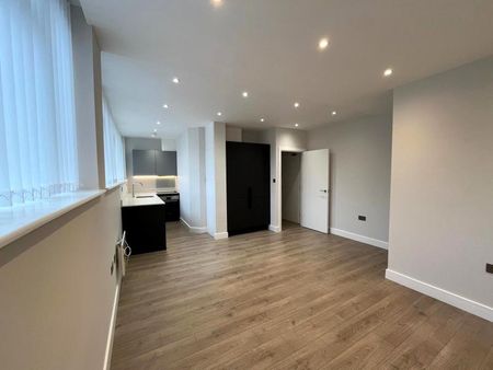 Stamford House, Guildford, GU1 - Photo 2