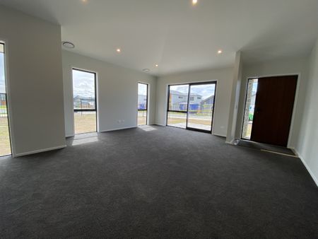 2 Weweia Close, Kenepuru - Photo 2