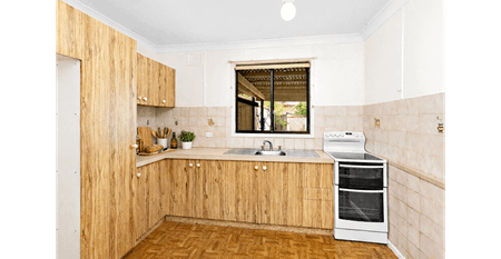 Comfortable & Convenient Family Living - Photo 4