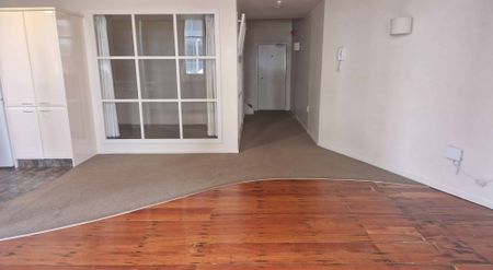 Stylish 3-Bedroom House in Wellington Central - Photo 2