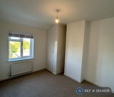 3 bedroom semi-detached house to rent - Photo 6