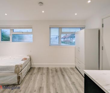 Studio to rent - Photo 2