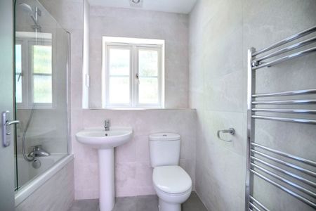 3 bed detached house to rent in Freshland Road, Maidstone, ME16 - Photo 4