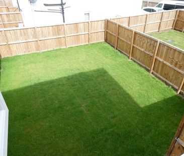 3 bedroom semi-detached house to rent - Photo 3