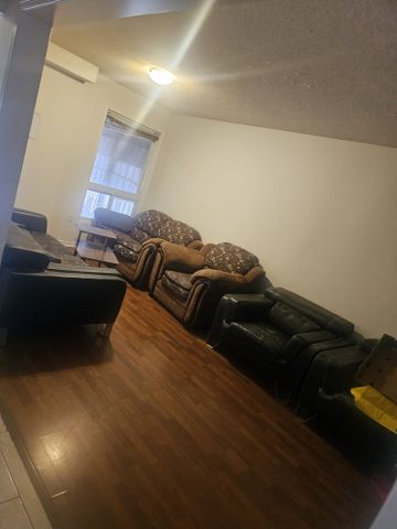For Lease - 112 Lauraglen Crescent, Brampton, Ontario - Photo 5