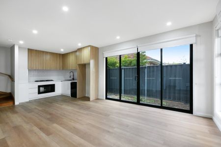 Brand New Townhouse with a Practical, Well-Designed Layout - Photo 5