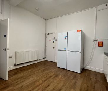 Warner Street Room 3 - Photo 6