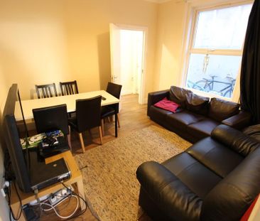 5 bedroom terraced house to rent - Photo 1