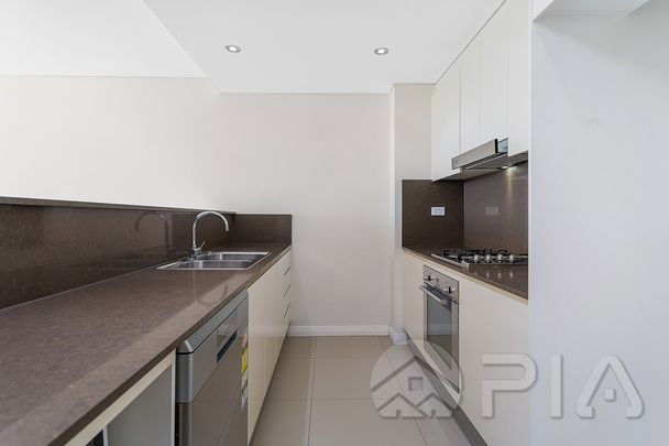 Amazing Top Level Three bedroom + Study Apartment, Split Level , Modern Specs - Photo 1