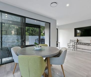 Beautiful 3 Bedroom Home in Sunshine Cove! - Photo 2