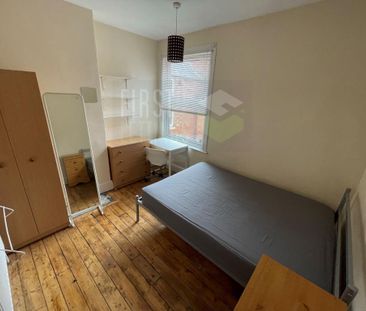 4 bedroom terraced house to rent - Photo 2