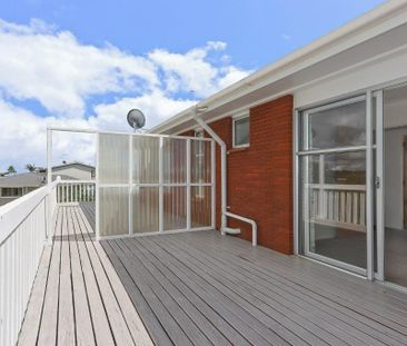 Retro Seaside Home - Papamoa - Photo 2