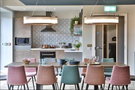 1 bedroom in a flat share to rent - Photo 5