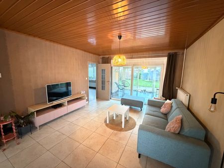 INSTAPKLARE & RUIME gezinswoning met GARAGE & TUIN - Photo 2