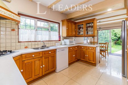 1 bedroom detached to rent Hersham, Walton-on-Thames, KT12 - Photo 5