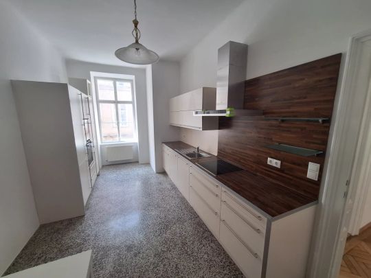 In Kürze verfügbar - Wunderschöne Altbauwohnung in Traumlage - 3,5 Zimmer in der Schlösselgasse als Ihr neues, unbefristetes Zuhause - Photo 1