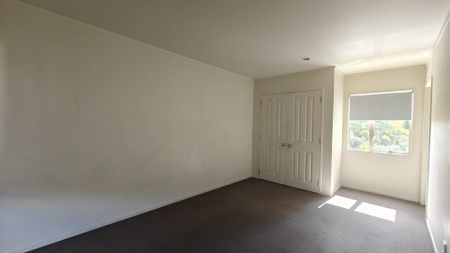 Property Management3 Gina Avenue, Ranui - Townhouse for Rent - Photo 3