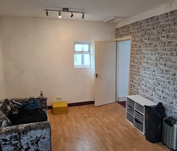 1 Bed Flat, Birchfield Road, B19 - Photo 4