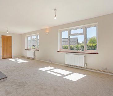4 bedroom detached house to rent - Photo 2