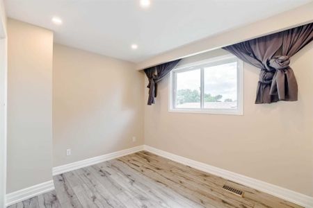 For Lease - 3385 Ellengale Drive Unit# #Upper, Mississauga, Ontario - Photo 3