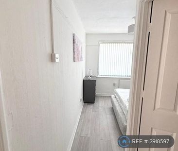 1 bedroom in a house share to rent - Photo 5