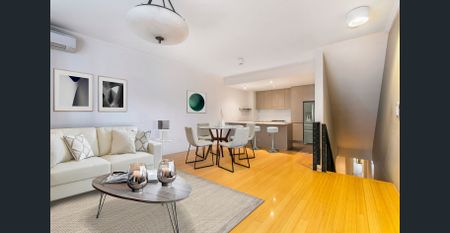 Modern & Large Split Level Apartment in the Enmore Box Factory. - Photo 2