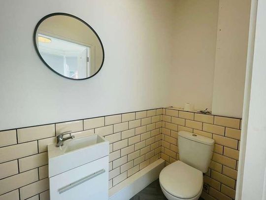 Broughton Avenue, DN5 - Photo 1