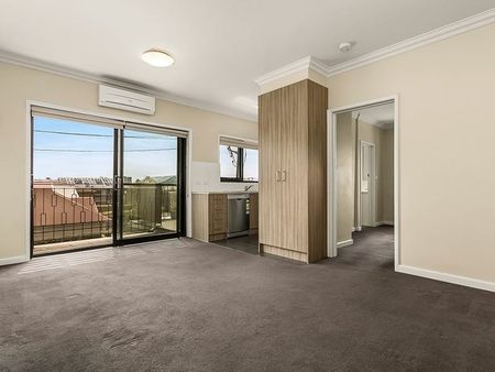 One Bedroom Apartment in Prime Location - Photo 5