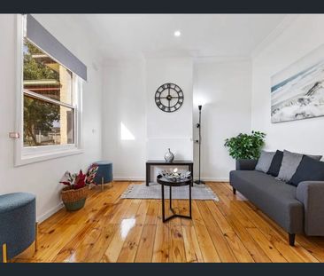 Updated 3 Bedroom Duplex in Elizabeth Grove - Photo 1