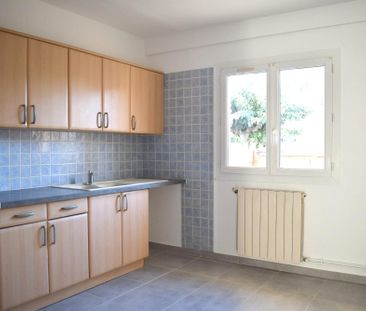 Location Maison 5 pièces 109m² ST NAZAIRE D AUDE 11120 - Photo 1