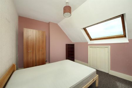 3 bedroom apartment to rent - Photo 5