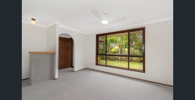 Three Bedroom Home in an Excellent Robina Location! - Photo 1