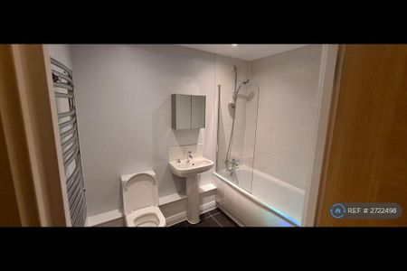 2 bedroom flat to rent - Photo 5