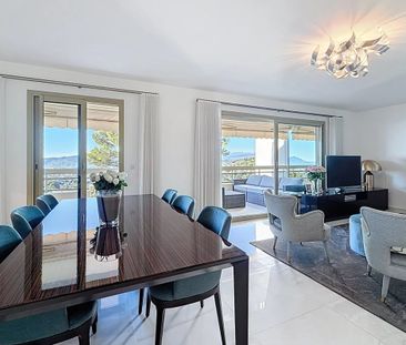 Superbe appartement de 4 pièces rénové avec vue mer - Photo 2