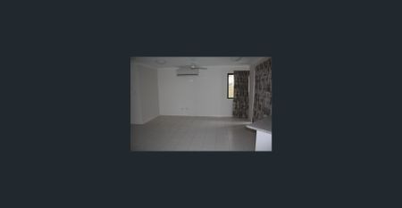 Light Filled Family Home, Quiet Street, Spacious Living and Private Garden - Photo 2