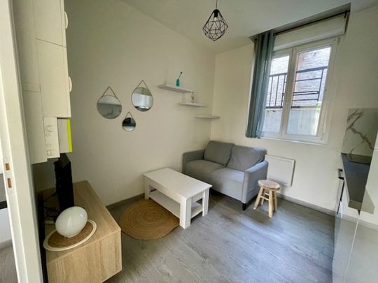 EN CENTRE VILLE JOLI MEUBLE AVEC PETITE COUR - Photo 1