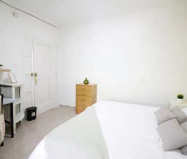 Carrer del Cinca, Barcelona, Catalonia 08030 - Photo 2