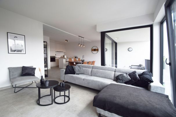Makkelijk bereikbaar appartement met 2 slaapkamers vlakbij het centrum - Foto 1