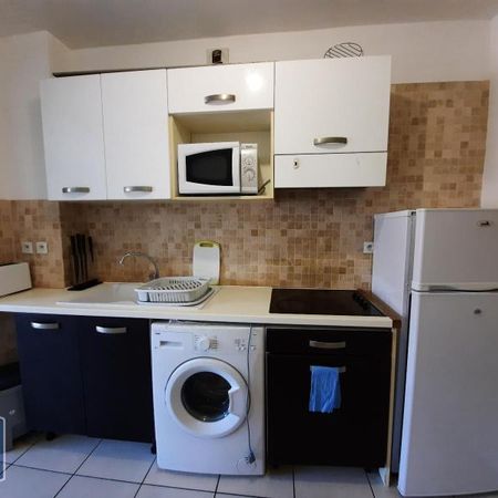 Location Appartement 1 pièce 25m² ST DENIS 97400 - Photo 4