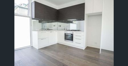 Modern Two Level Towhnhouse Residence apartment - Photo 3