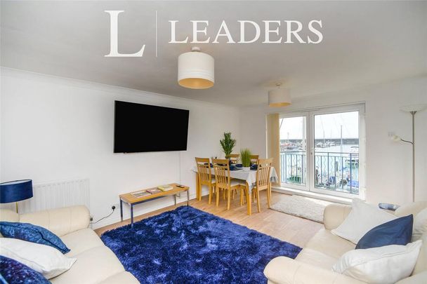 4 bedroom flat to rent - Photo 1