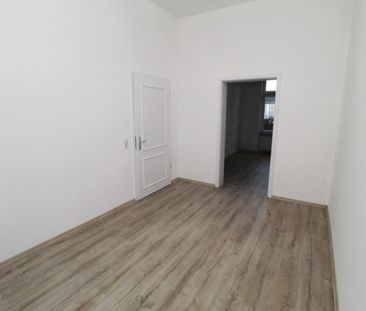 Geräumige 5 Zimmerwohnung inkl. Tageslichtbad mit Badewanne+ Vinylb... - Photo 2