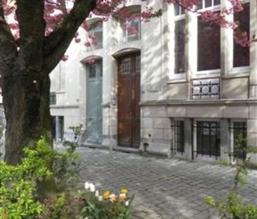 Penthouse te huur in Schaarbeek voor € 1.800 met 2 slaapkamers - Photo 2