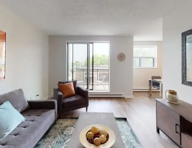 860 Blackthorne | 860 Blackthorne Avenue, Ottawa - Photo 1