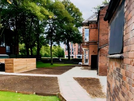 Standard Studio - Photo 2