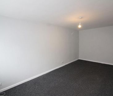 2 bedroom maisonette to rent - Photo 4