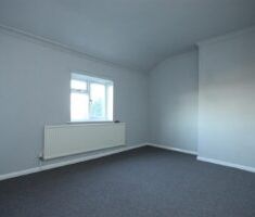 2 BEDROOM House - Semi-Detached - Photo 2