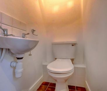 3 bedroom semi-detached house to rent - Photo 3